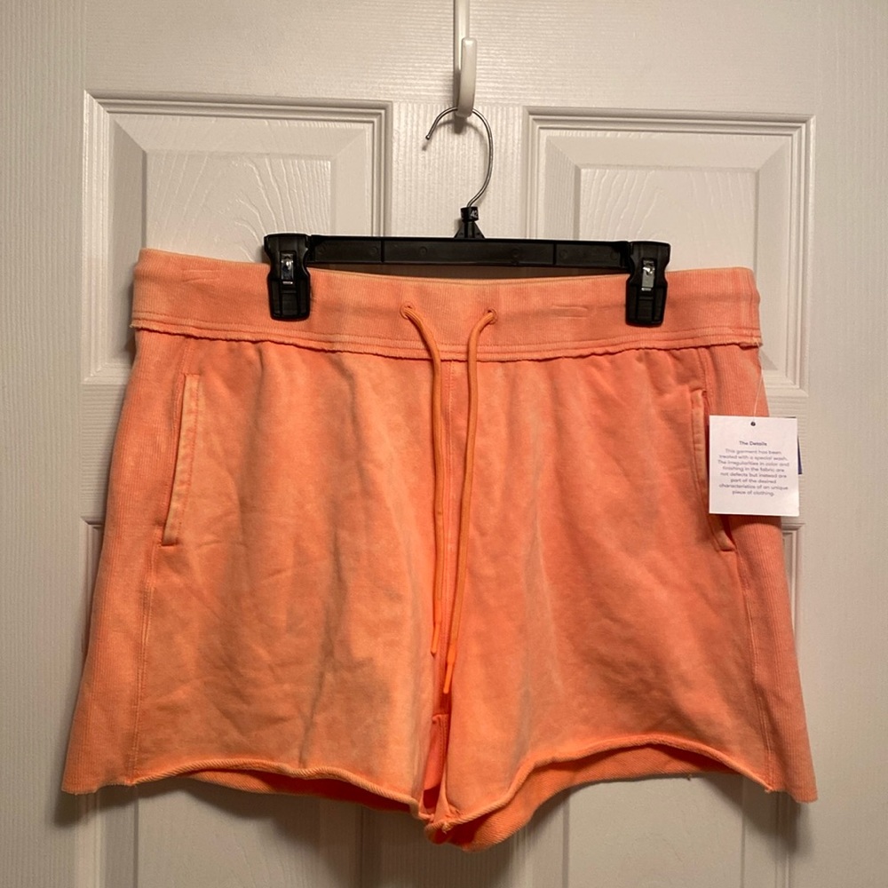 Joy Lab Peach Shorts…size L